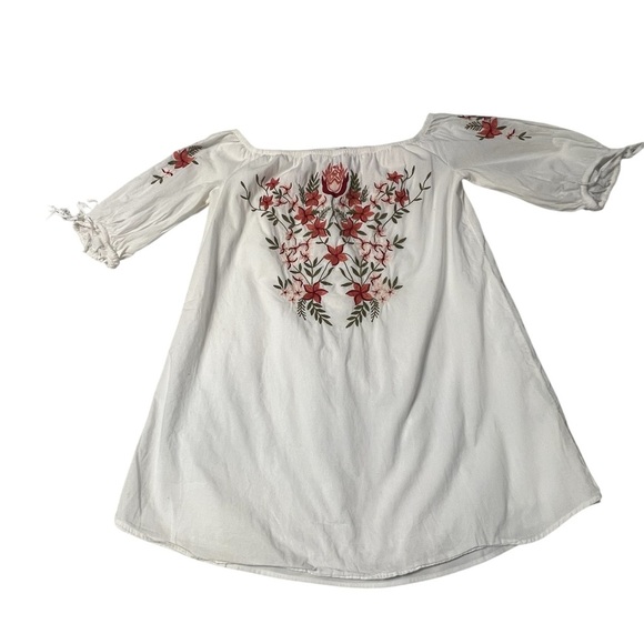 Hinge size small oversized lined embroidered floral tunic top . Scoop neck. 🌸 - Picture 2 of 9